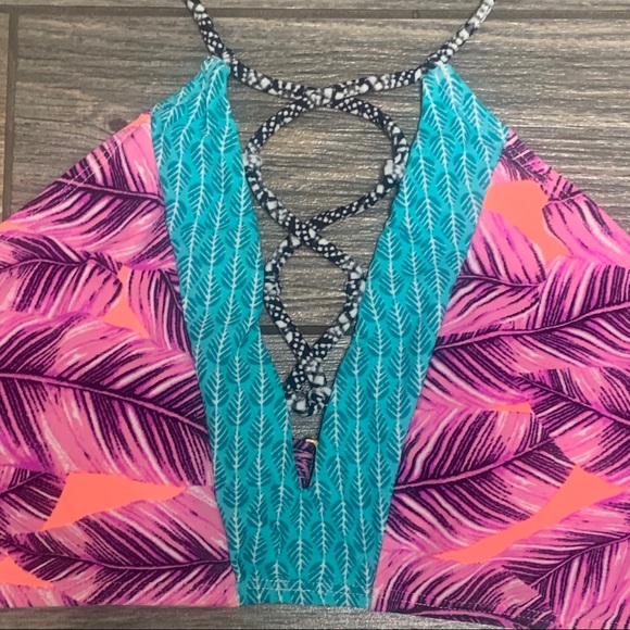 Small NWT Hula Honey Leaf Breeze Bikini Top & Bottoms Lace Up Front High Neck - Picture 13 of 13